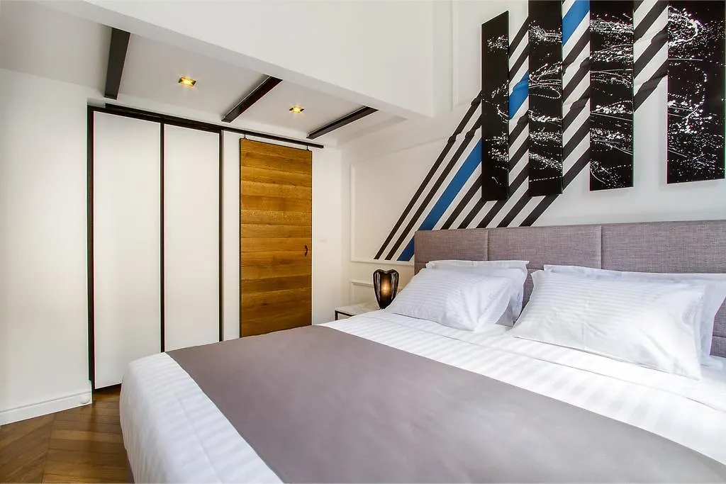 DeZign Superior Apartments&Rooms Zadar 4*,