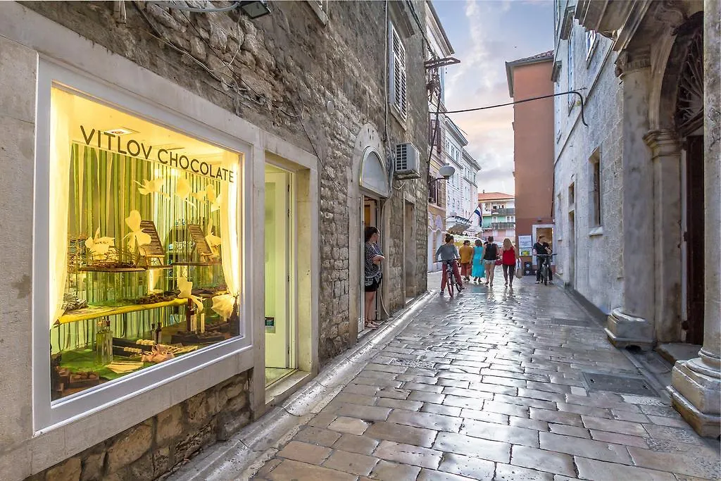 DeZign Superior Apartments&Rooms Zadar Gasthuis